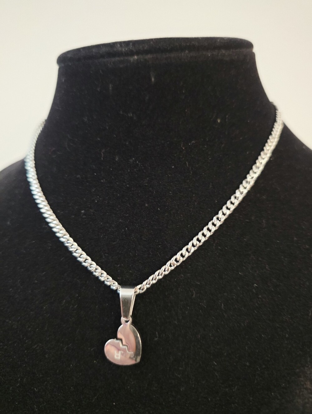 ROMANCE Delicate Cracked Broken Heart Necklace Silvertone 18"+5" New